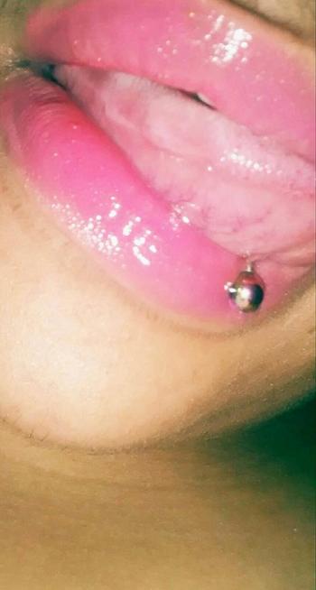 , 23  female escort, Kitchener