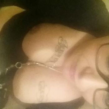 , 38  female escort, Kitchener
