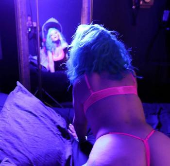 Tsunami, 30 Mixed female escort, Kitchener