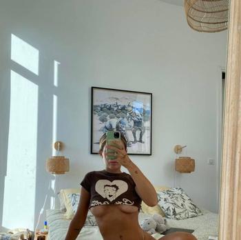 Lily, 22 Caucasian/White female escort, Kitchener