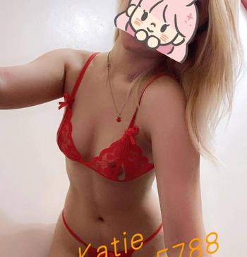 Katie, 23 Asian female escort, Kitchener